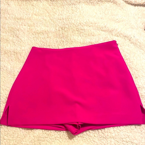 EXPRESS BERRY PINK SKORT - Picture 3 of 5